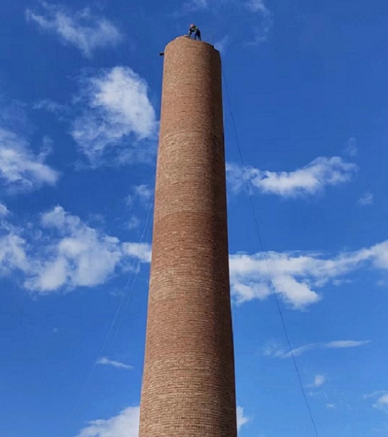 煙囪拆除公司展現(xiàn)安全與技術(shù)并重之道